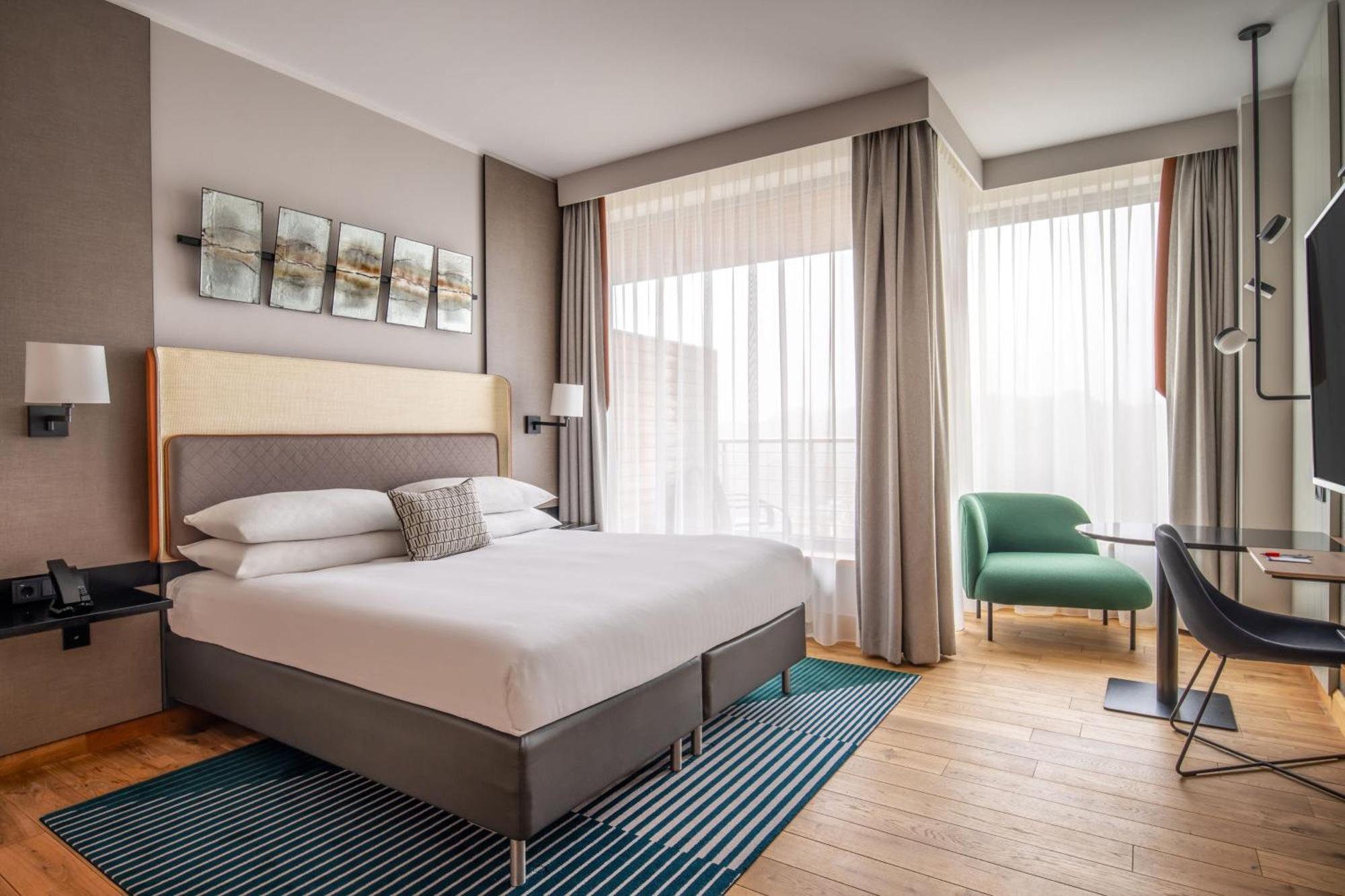 Superior King Room Balcony