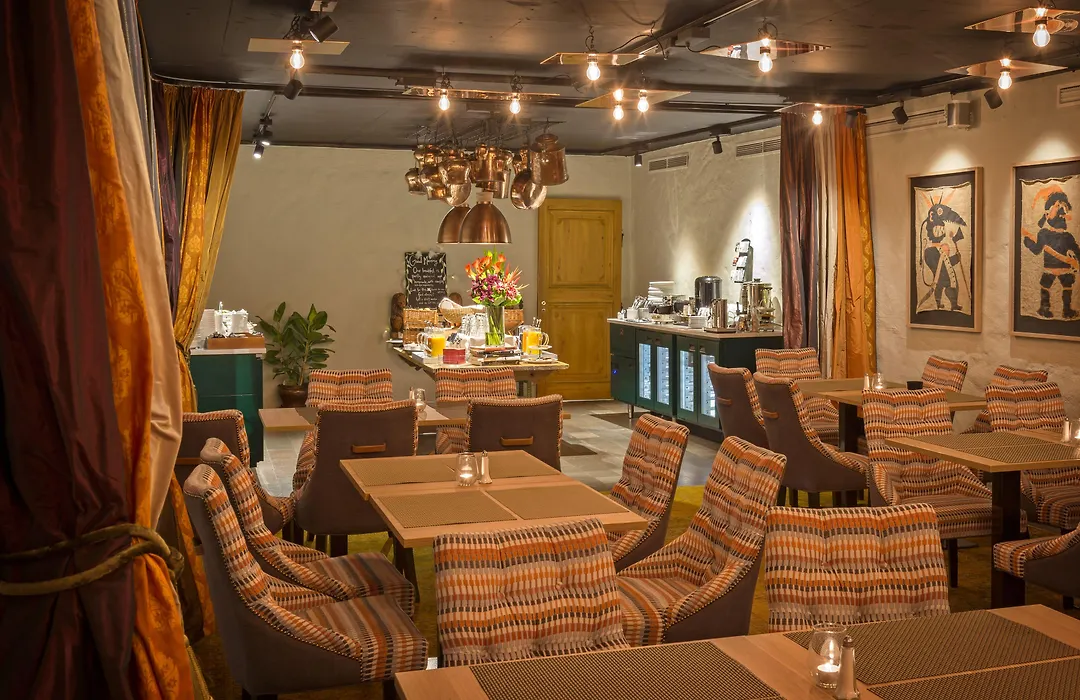 Victory Hotel-1